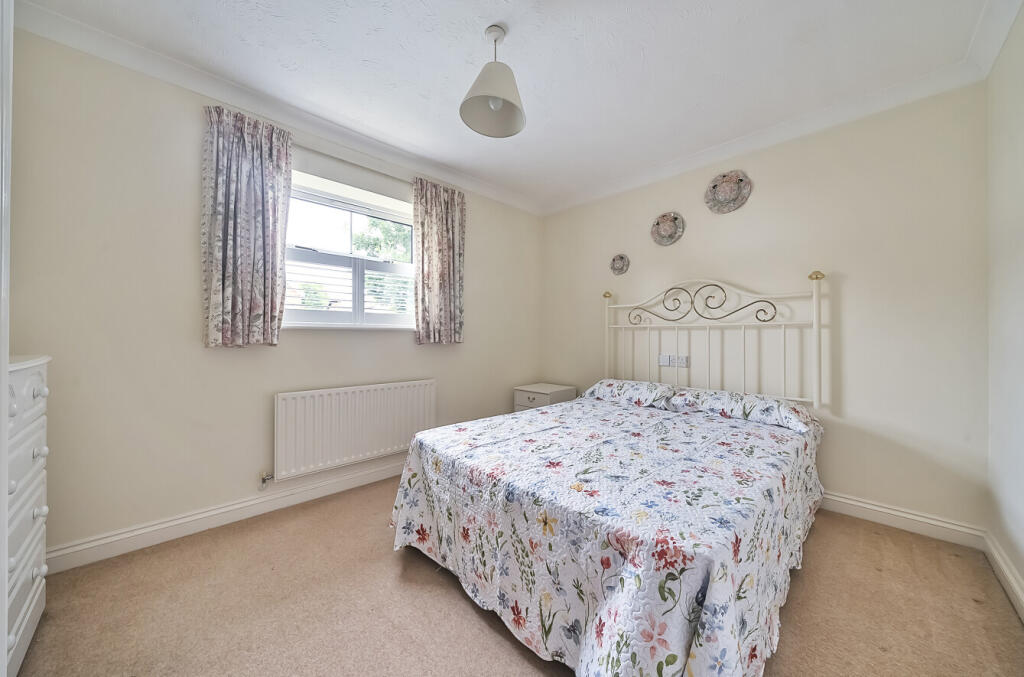 1315687-4-685bdef...