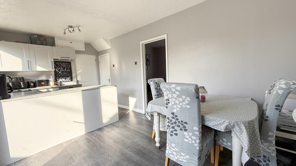 Kitchen/dining ro...