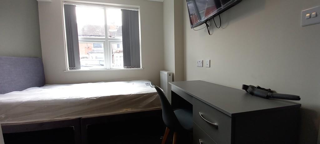 ROOM 1