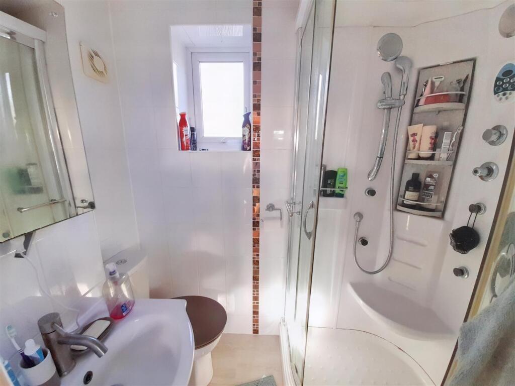Ensuite shower room