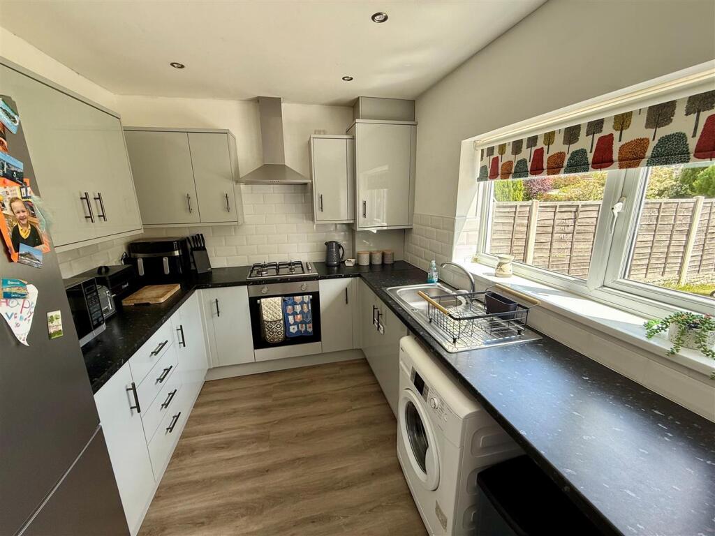 YR177 Kitchen.jpg