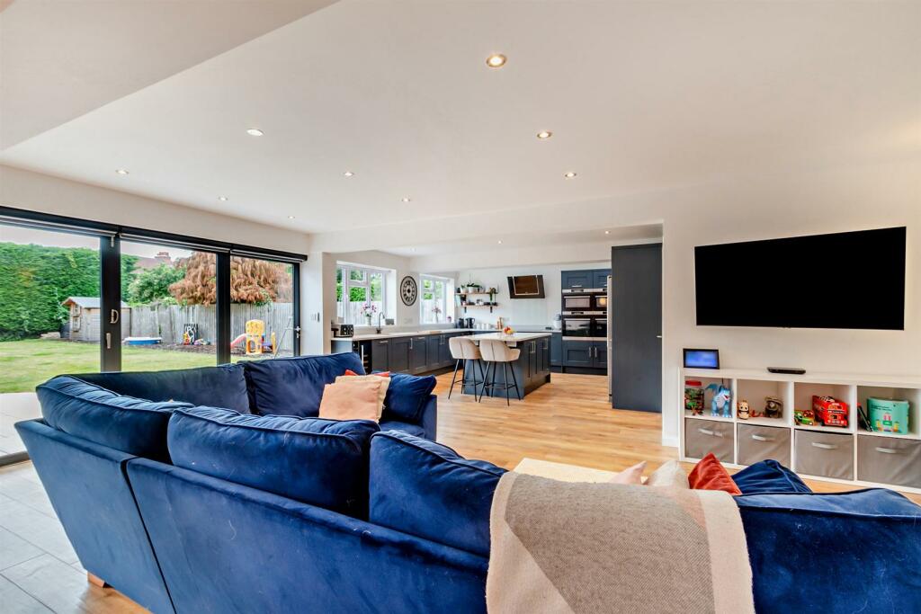 8610451-interior30-800.jpg