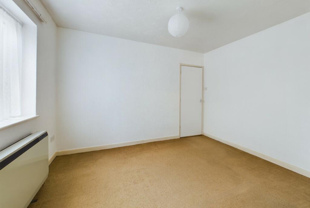 CAM02545G0-PR0256-STILL001