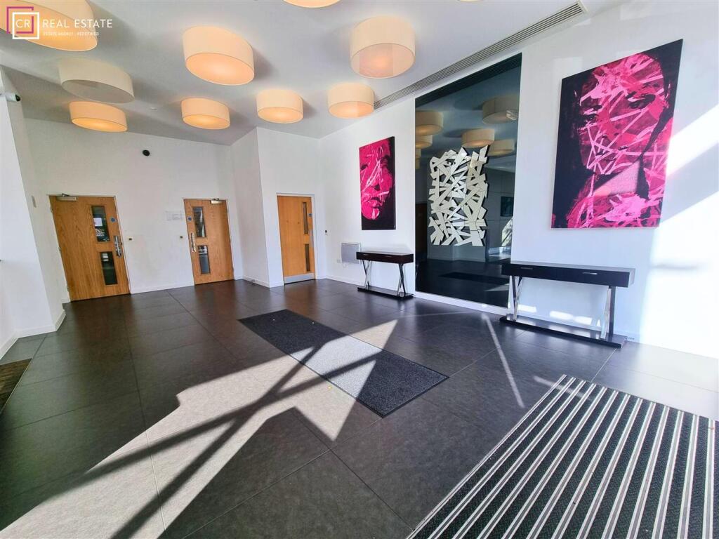 COMMUNAL ENTRANCE