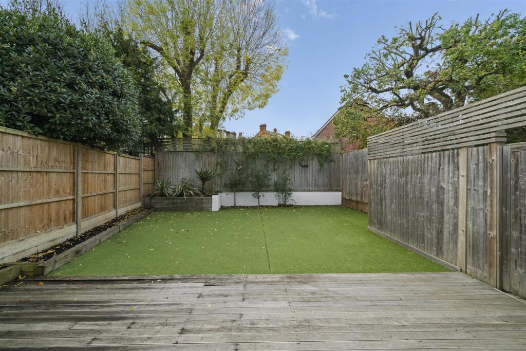 88 Hare Lane Claygate KT10005.jpg