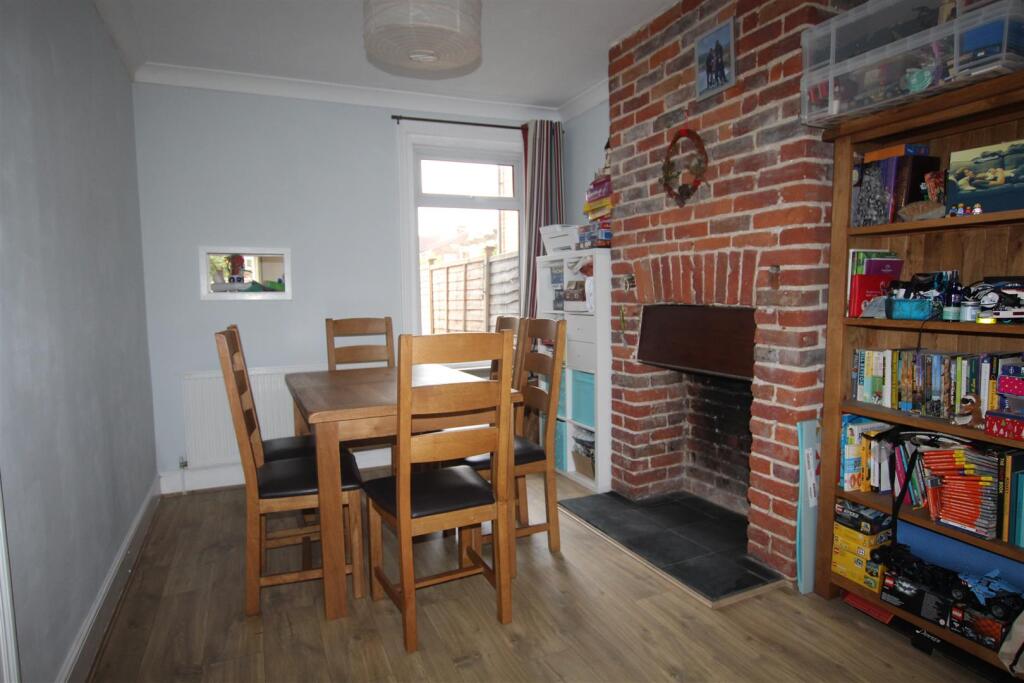 Lounge / Dining Room