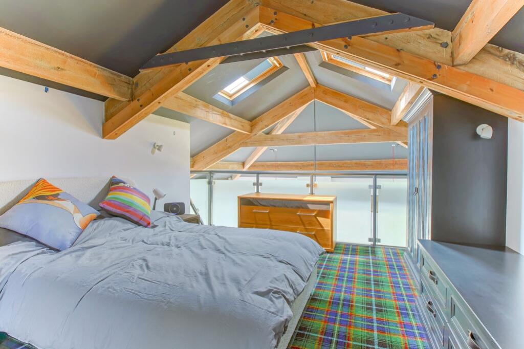 934976 - Mezzanine_Bedroom