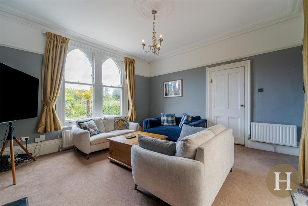 Hadleigh Estate Agents-25.jpg