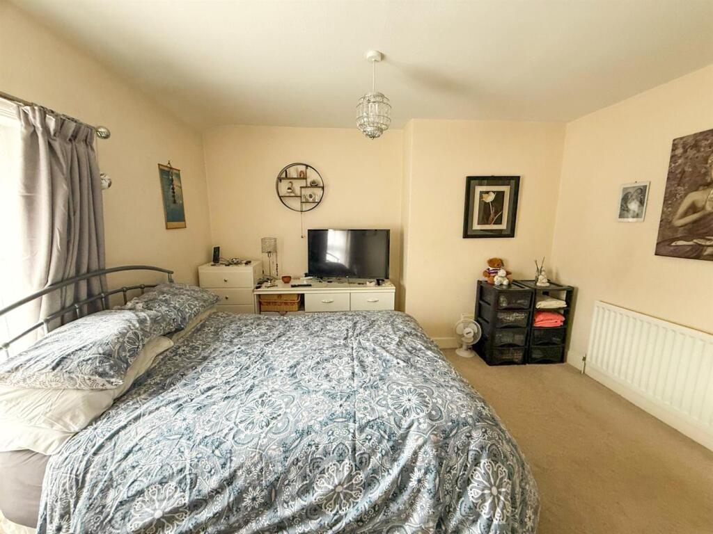 3 bed terrace, Silsden 12