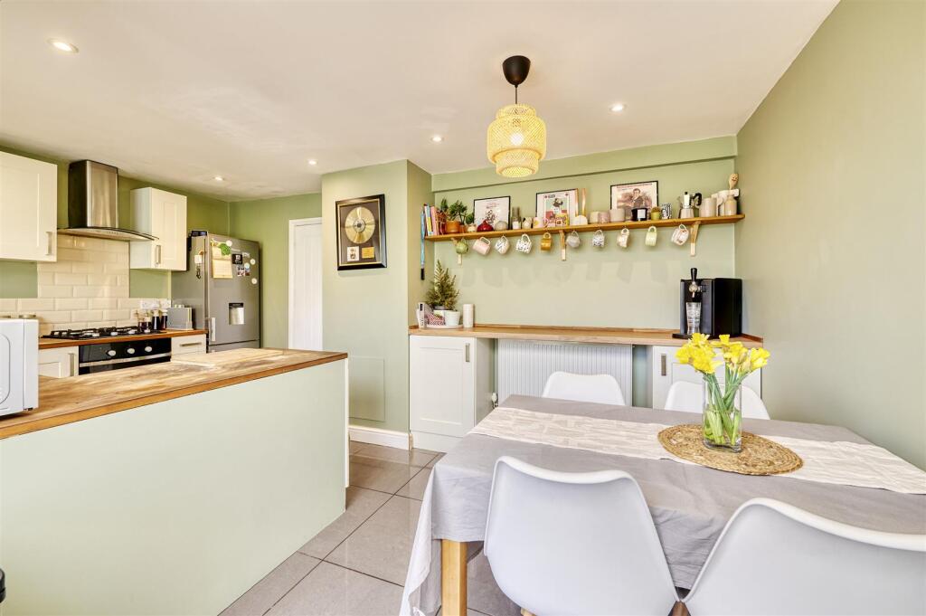 -6 Ashridge Close Rushden-102_HDR-10.jpg