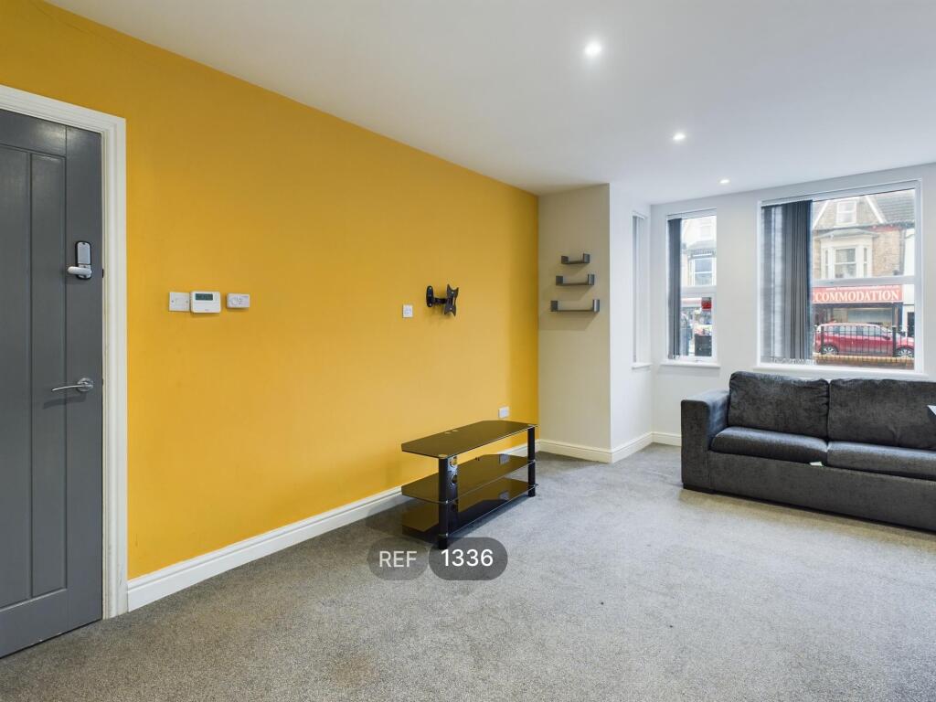 Kitchen &amp; Living area