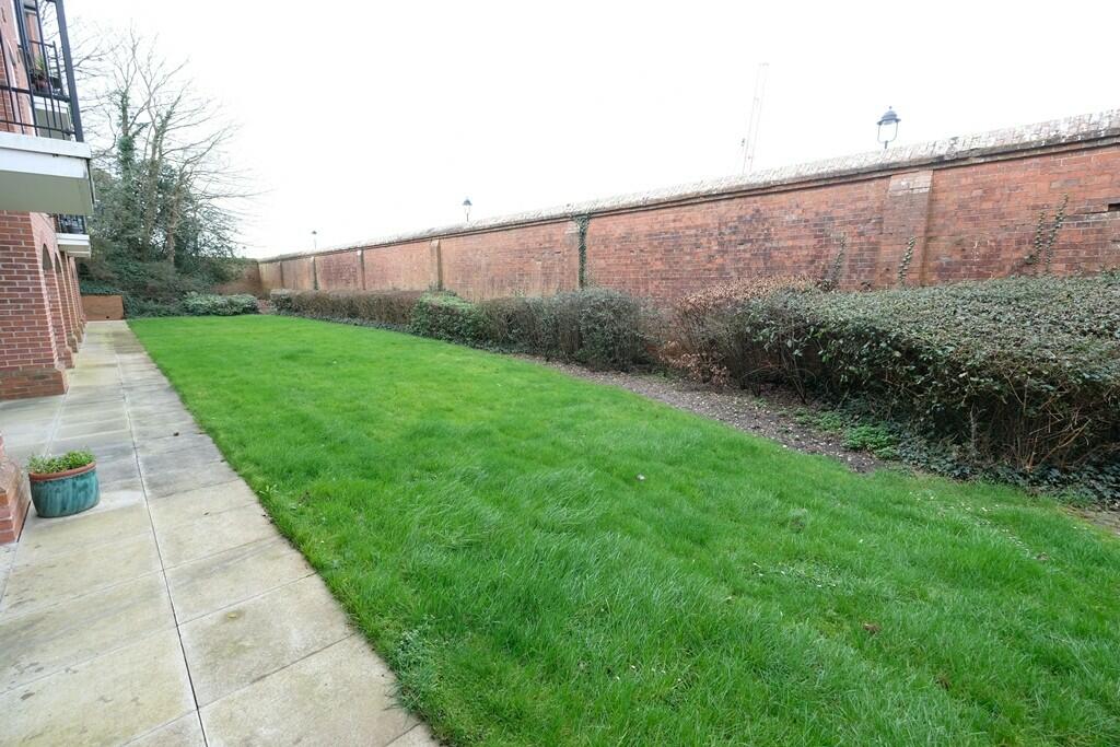 COMMUNAL GARDENS