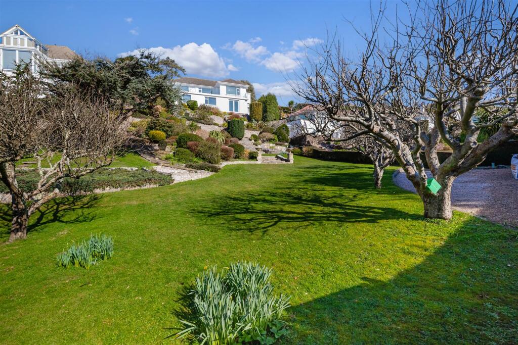 A09 - Rock Edge Rock End Avenue Torquay - 250304.j