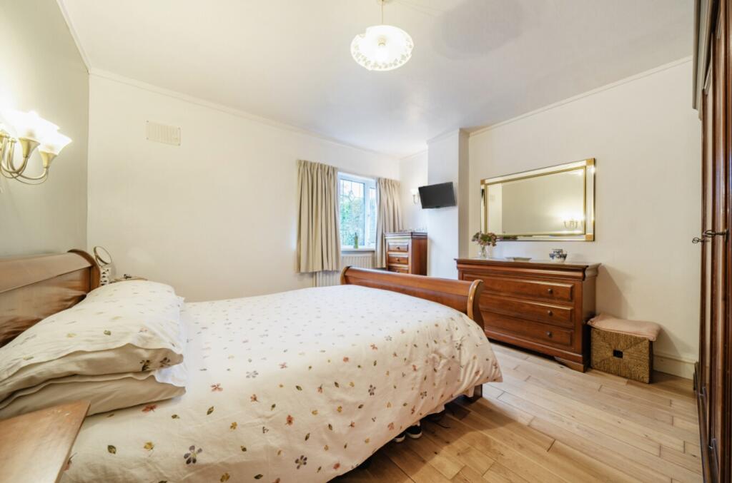 1373333-18-690245ee234ee