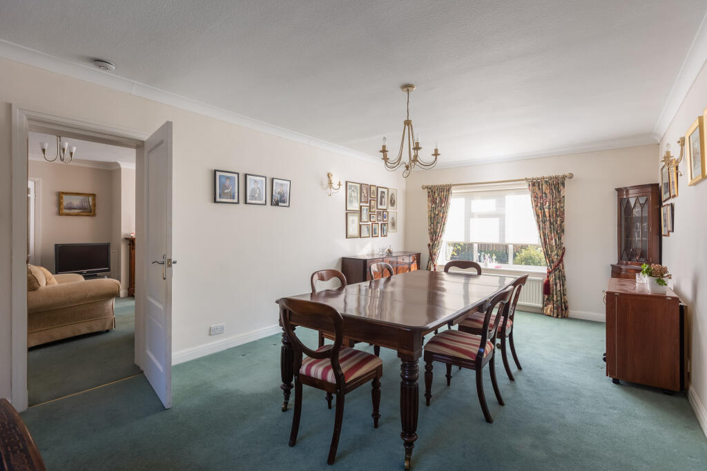 Castle Howard Drive 7 Dining Room-1