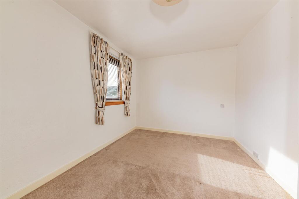 81 Dunholm Road Dundee-3.JPG