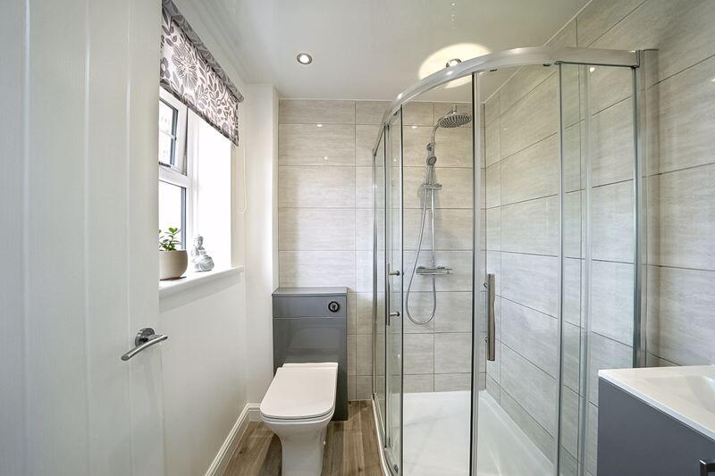EN SUITE