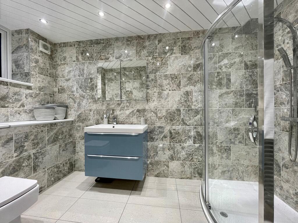 En-suite Bathroom