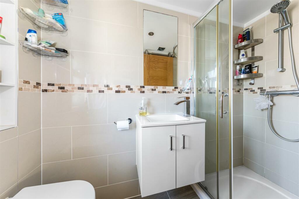 Shortlands Road, E10