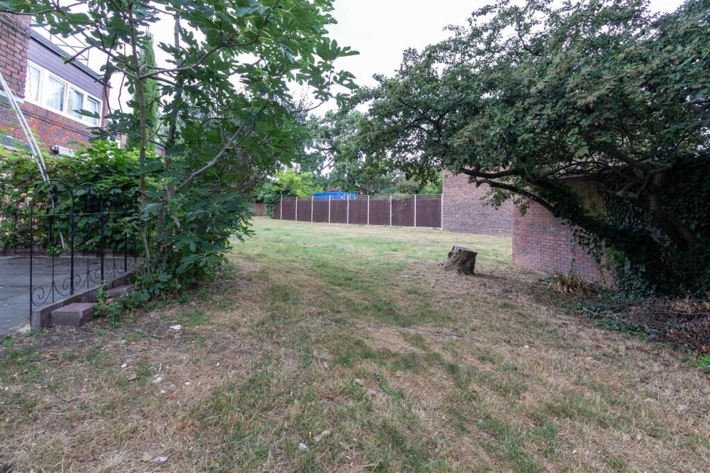 communla gardens.jpg