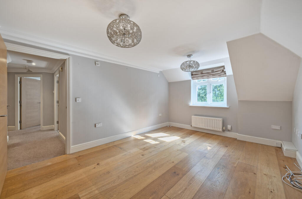 1330835-7-688345c...