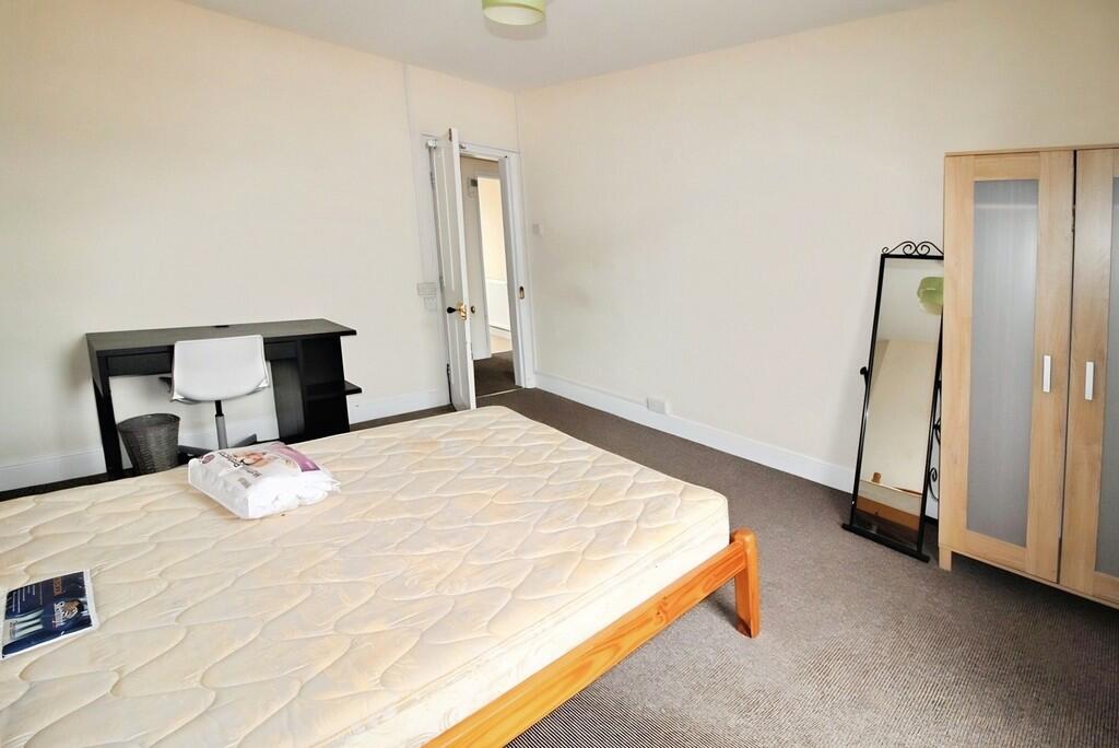 b2f31155-Bedroom ...