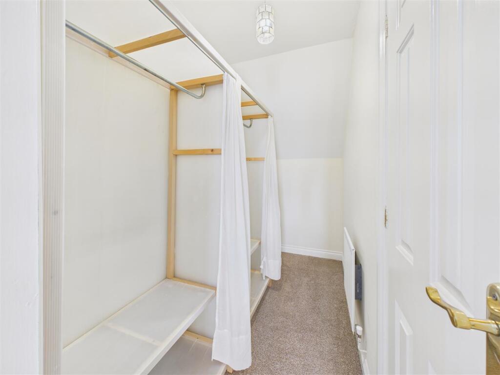 Dressing Room/"walk in" wardrobe