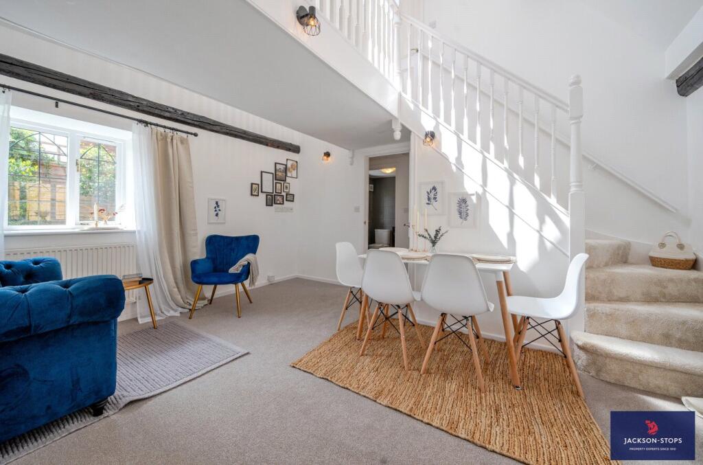 Sitting/Dining Room