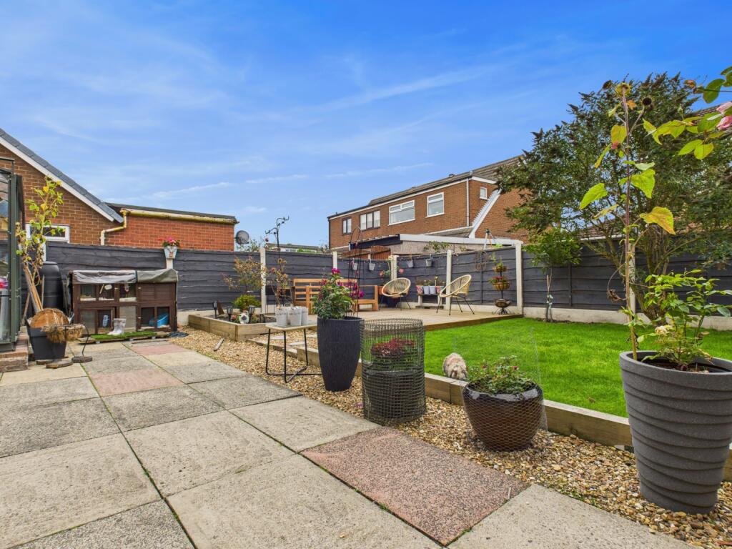 CAM03729G0-PR0149-STILL022