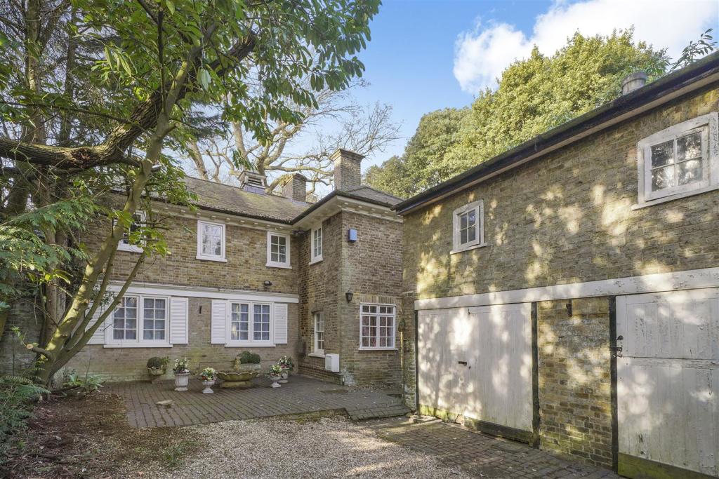 Bell House, Julian Hill - 4n3eimHxUgqDCjgg76TR.jpg
