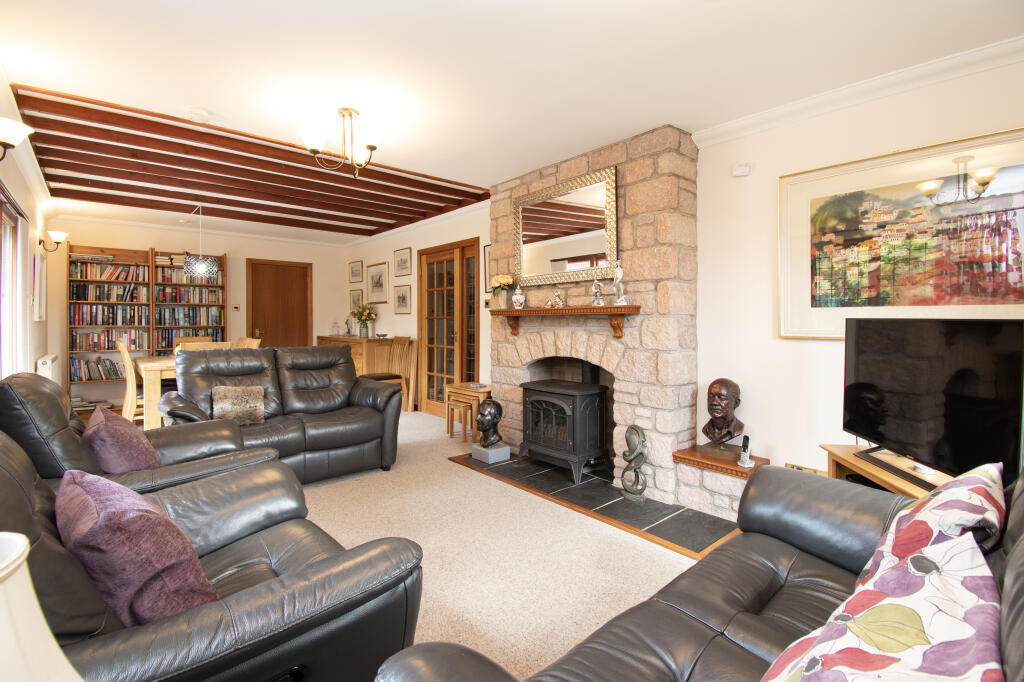Lounge to Dining Area