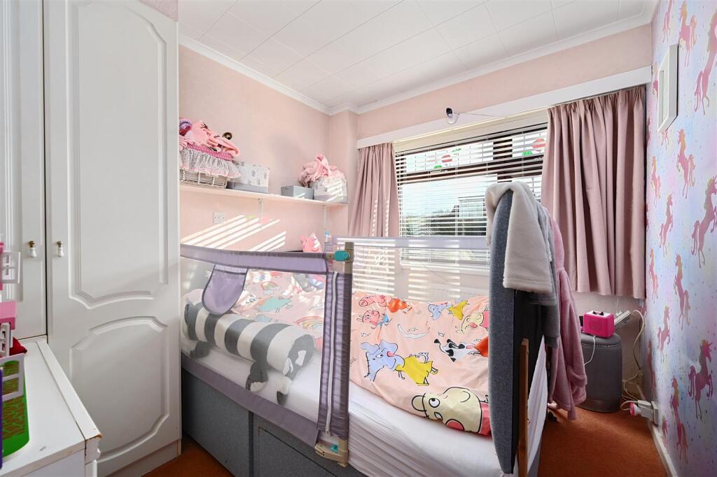 12 Oakdene Avenue, BN41 (7).jpg