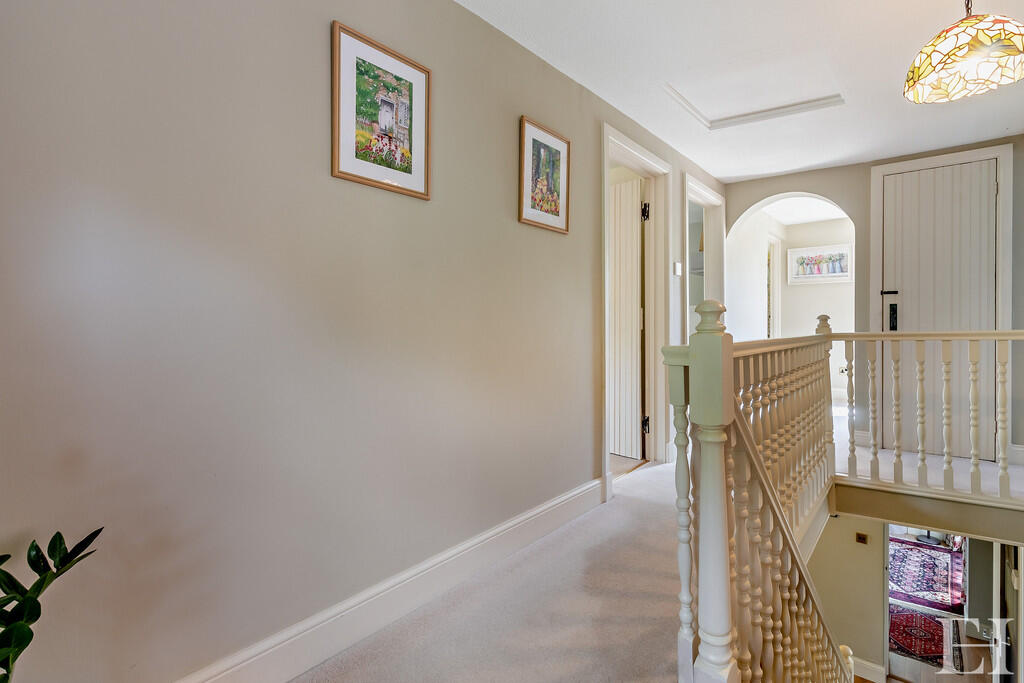 8658864-interiorW...