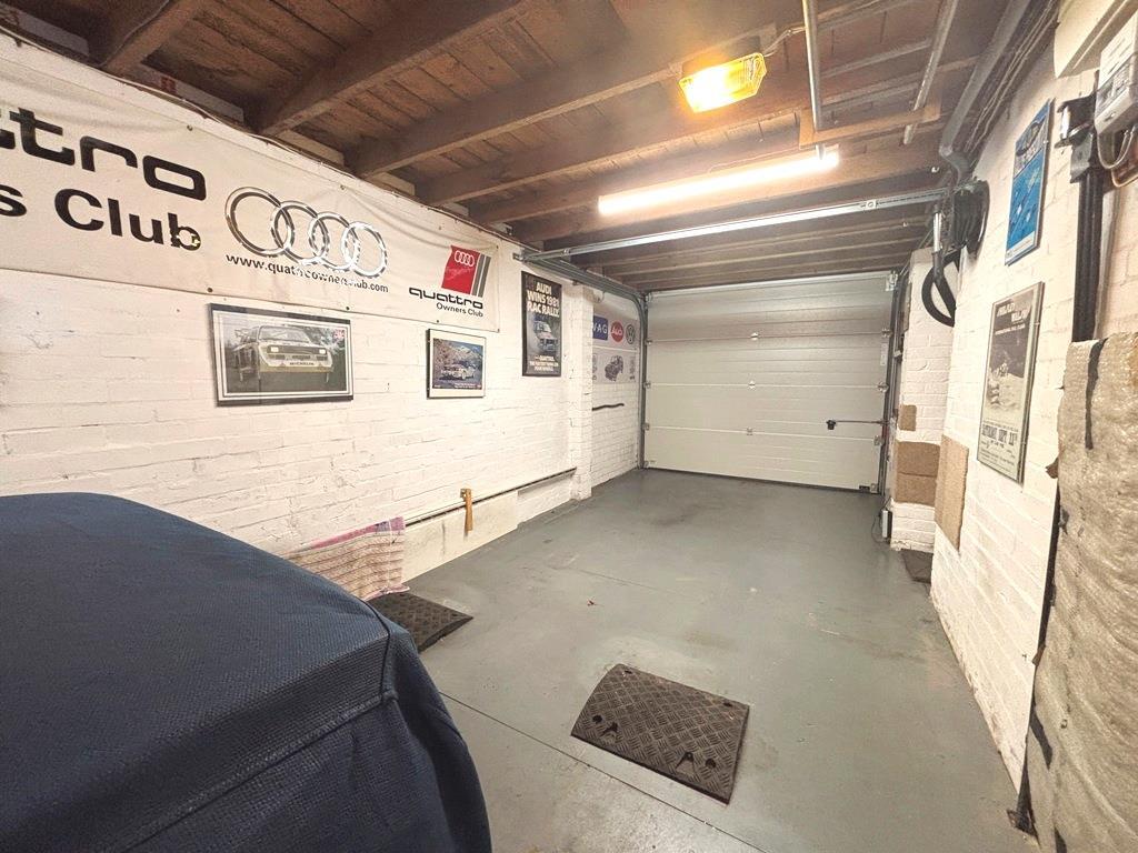 Garage.JPG