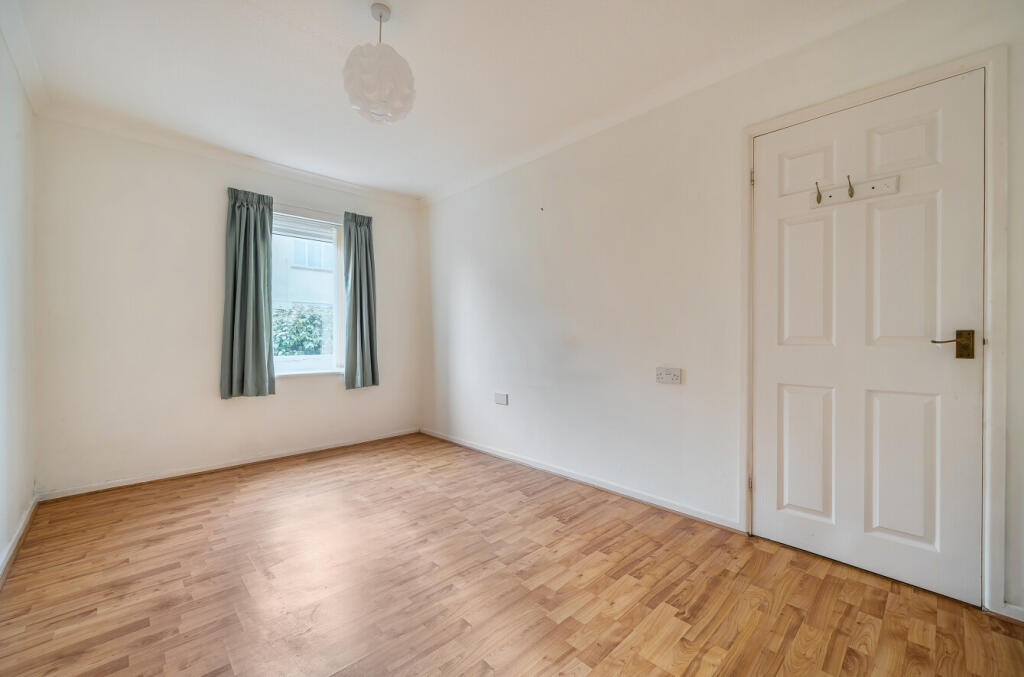 1373962-4-690237a...