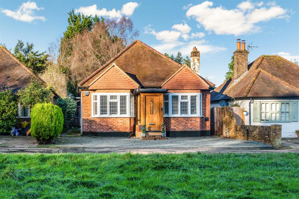 THE GREEN, 16-69.jpg