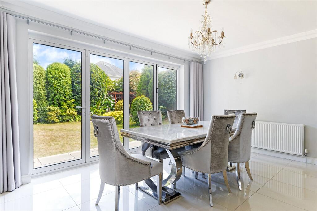 Sitting /Dining Room