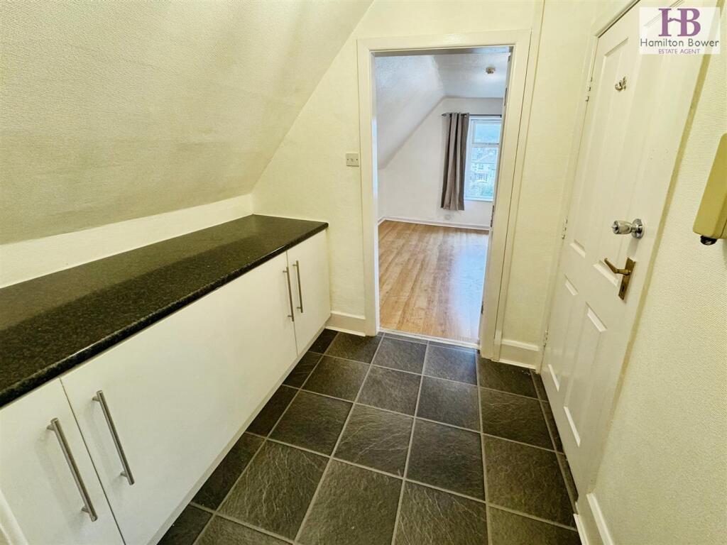 1c38d926-Fl2105LeedsRoad6.jpg