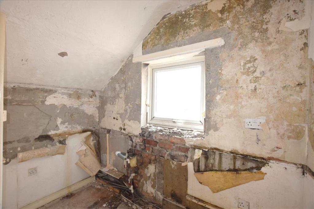 FIRST FLOOR FLAT KITCHEN