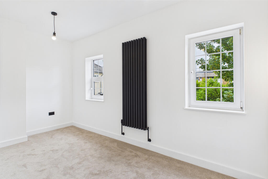 CAM05454G0-PR0004-STILL002