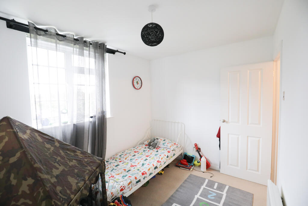 Bedrooom 2