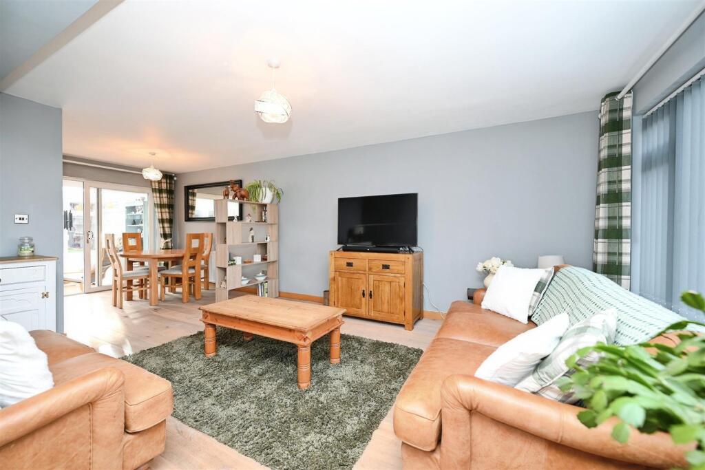 Lounge/Diner/Kitchen