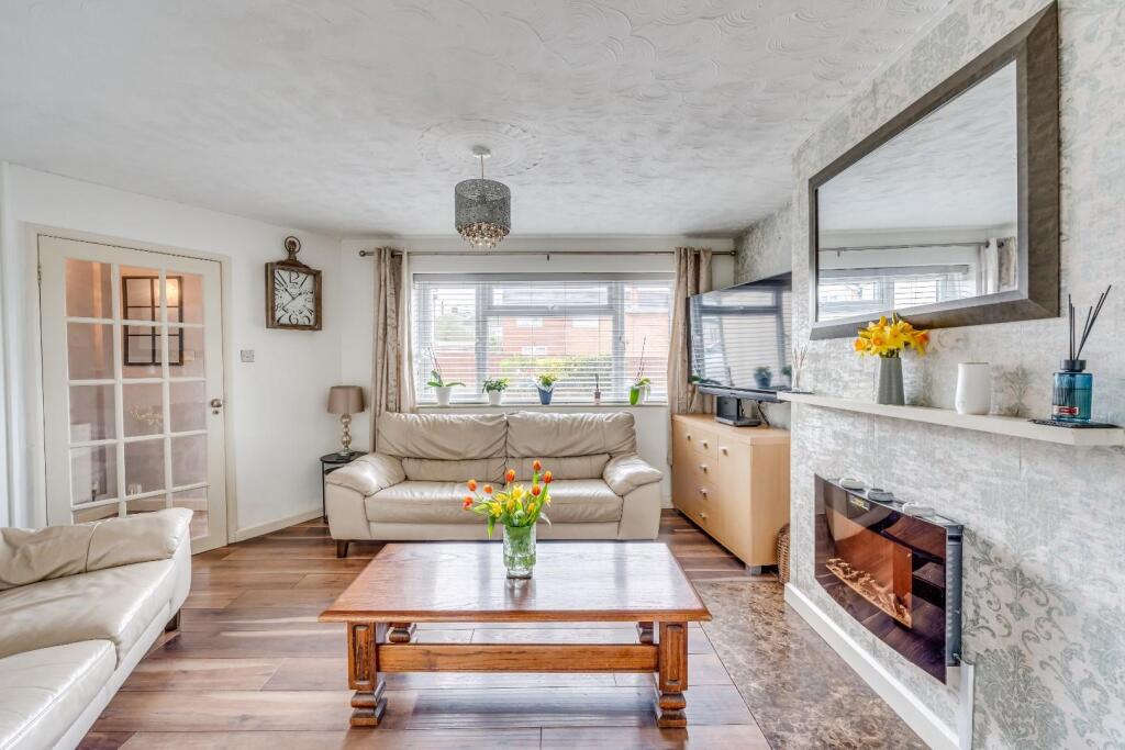 6 Graitney Close Cleeve-18.jpg