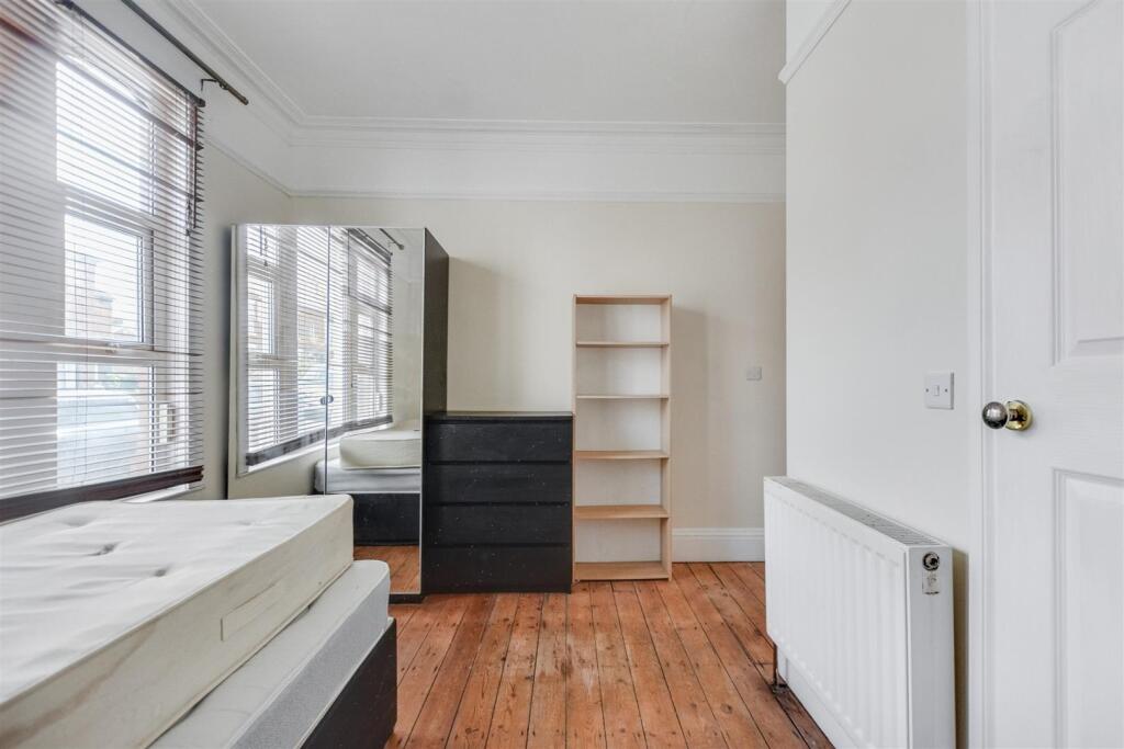 Bedroom 5 Lounge_3.jpeg