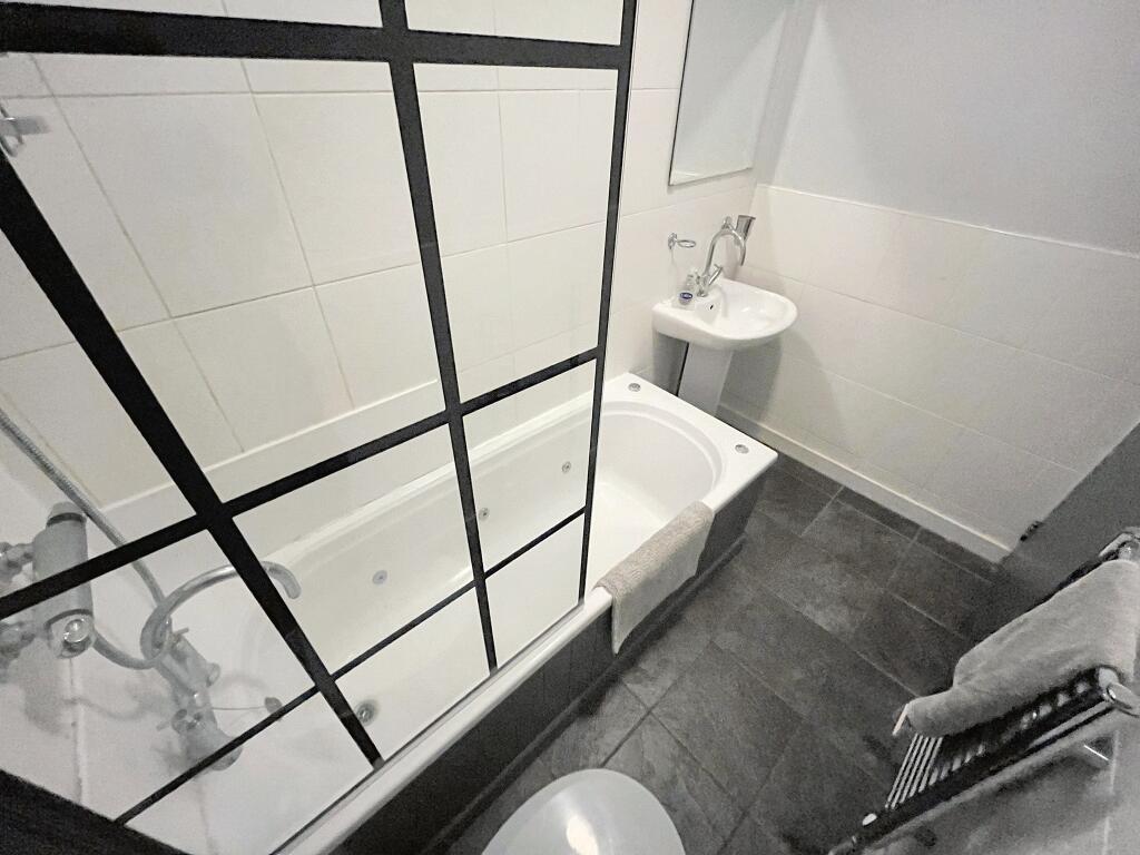 F3Bath2