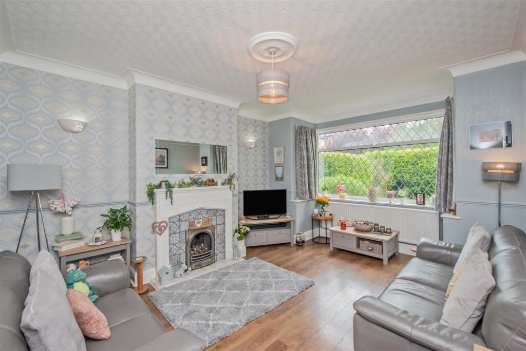 Living Room: