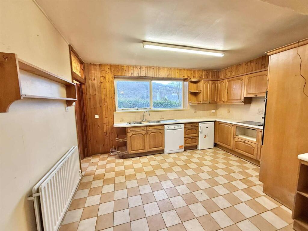 Kitchen Area.jpg
