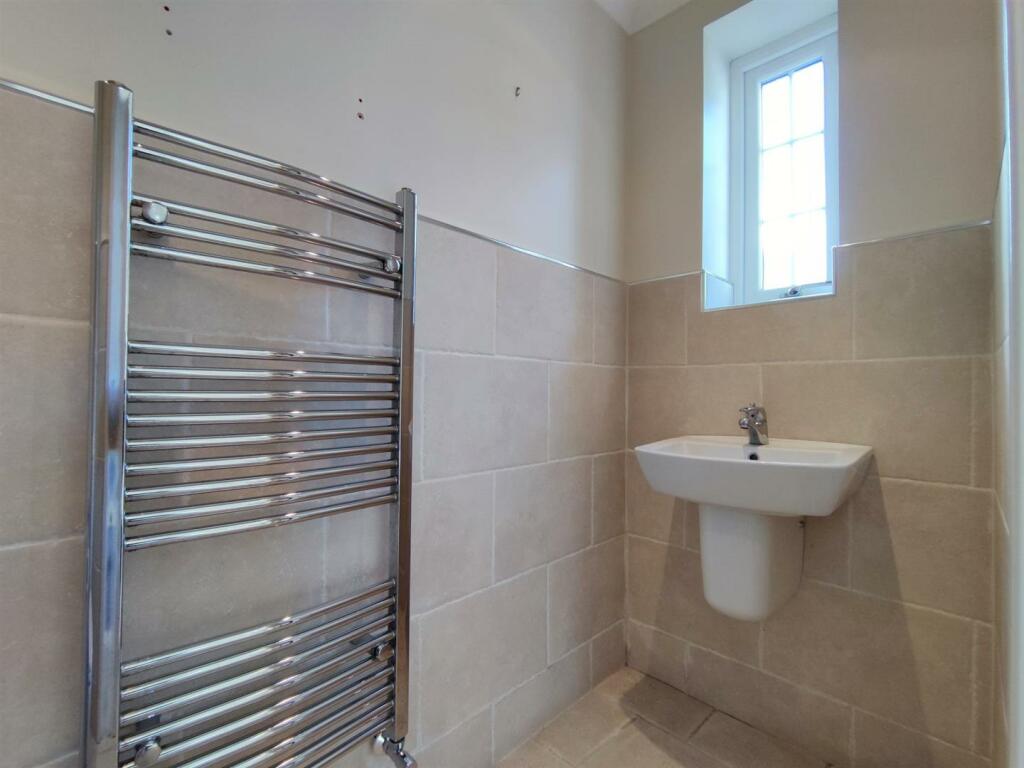 Ground Floor WC 2