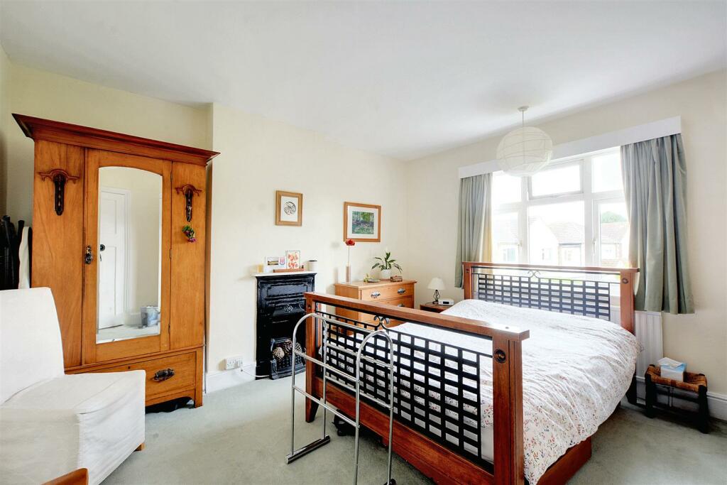 Bedroom 2_1.jpeg