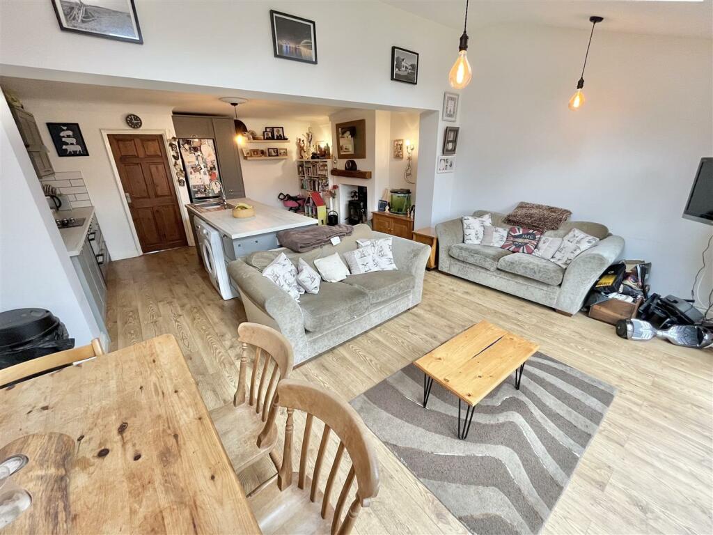 Living Area Aspect 3.jpg